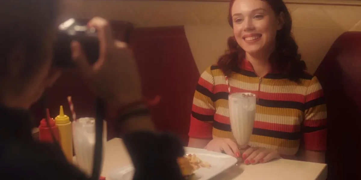 10 nietypowych pomysłów na domowe wieczory filmowe z przyjaciółmi