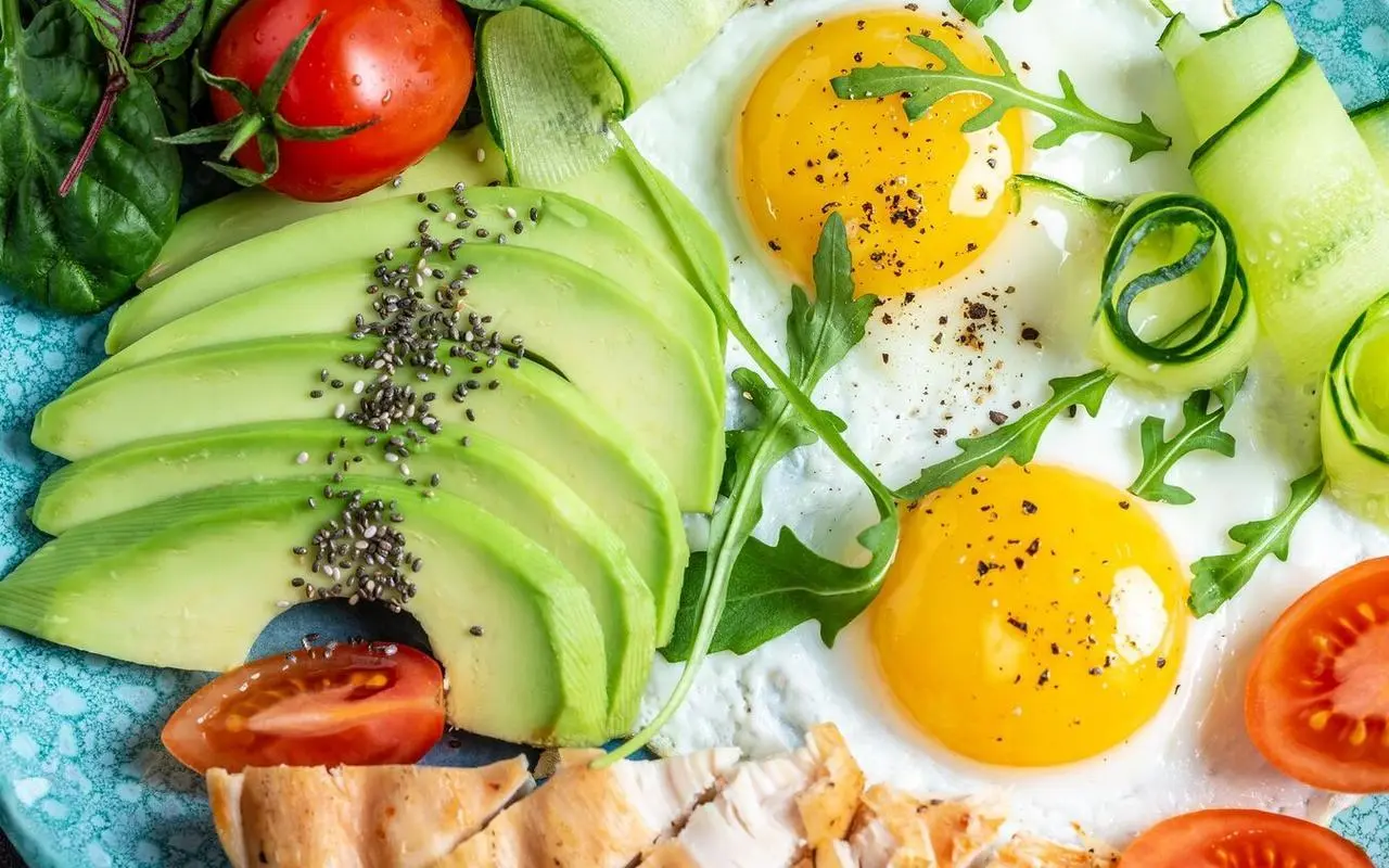 Jak przygotować zdrowe śniadanie do pracy w 15 minut?