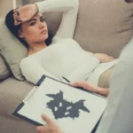 Książki o zdrowiu psychicznym – 7 tytułów polecanych przez terapeutów