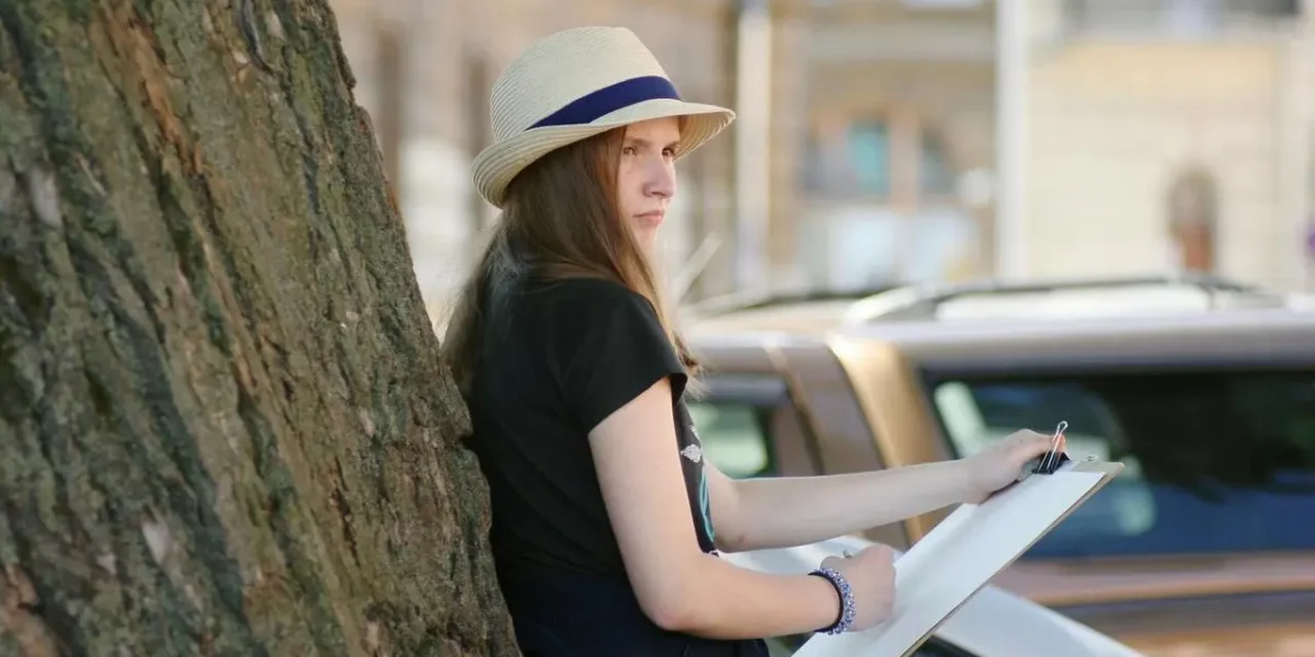 Solo travel po Polsce – jak bezpiecznie zwiedzać mniejsze miasta?