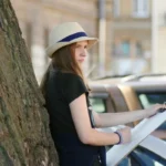 Solo travel po Polsce – jak bezpiecznie zwiedzać mniejsze miasta?