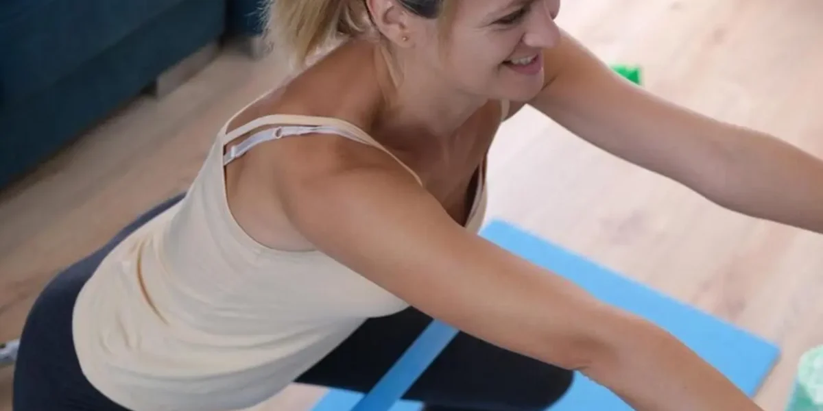 Stretching po treningu siłowym – 7 najważniejszych ćwiczeń